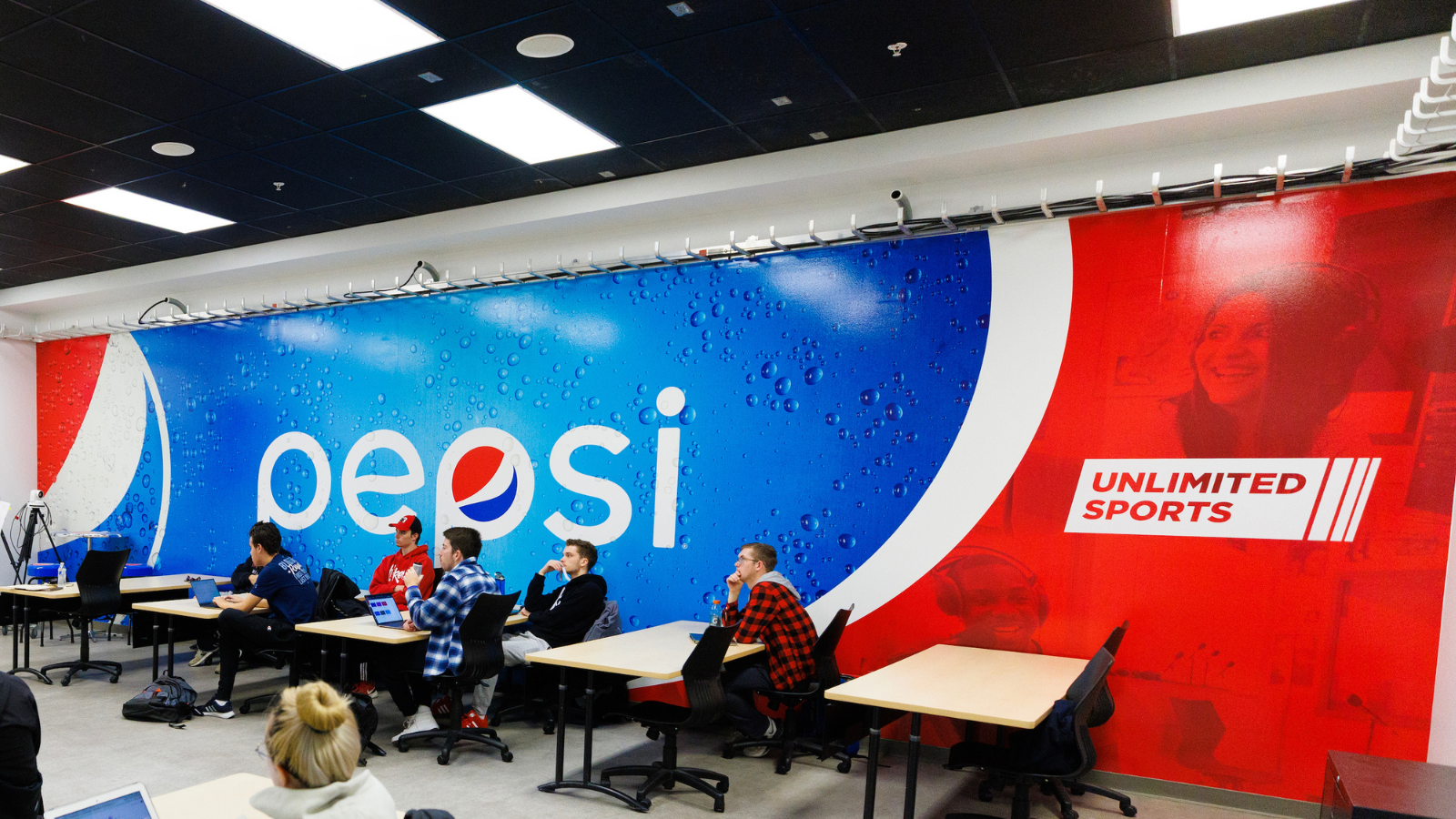 Students in the Pepsi unlimited sports lab